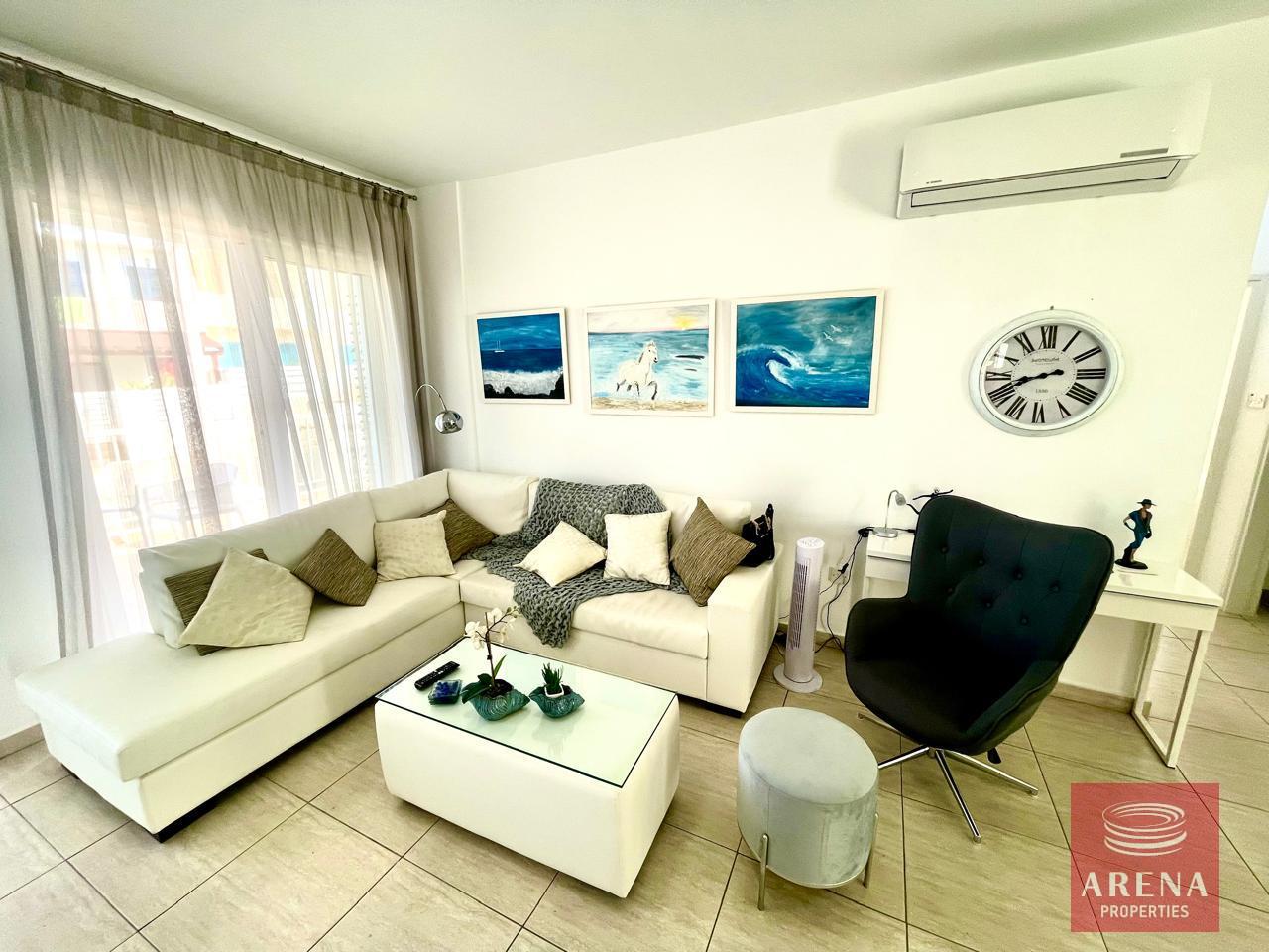 2-APT-IN-PROTARAS-9256
