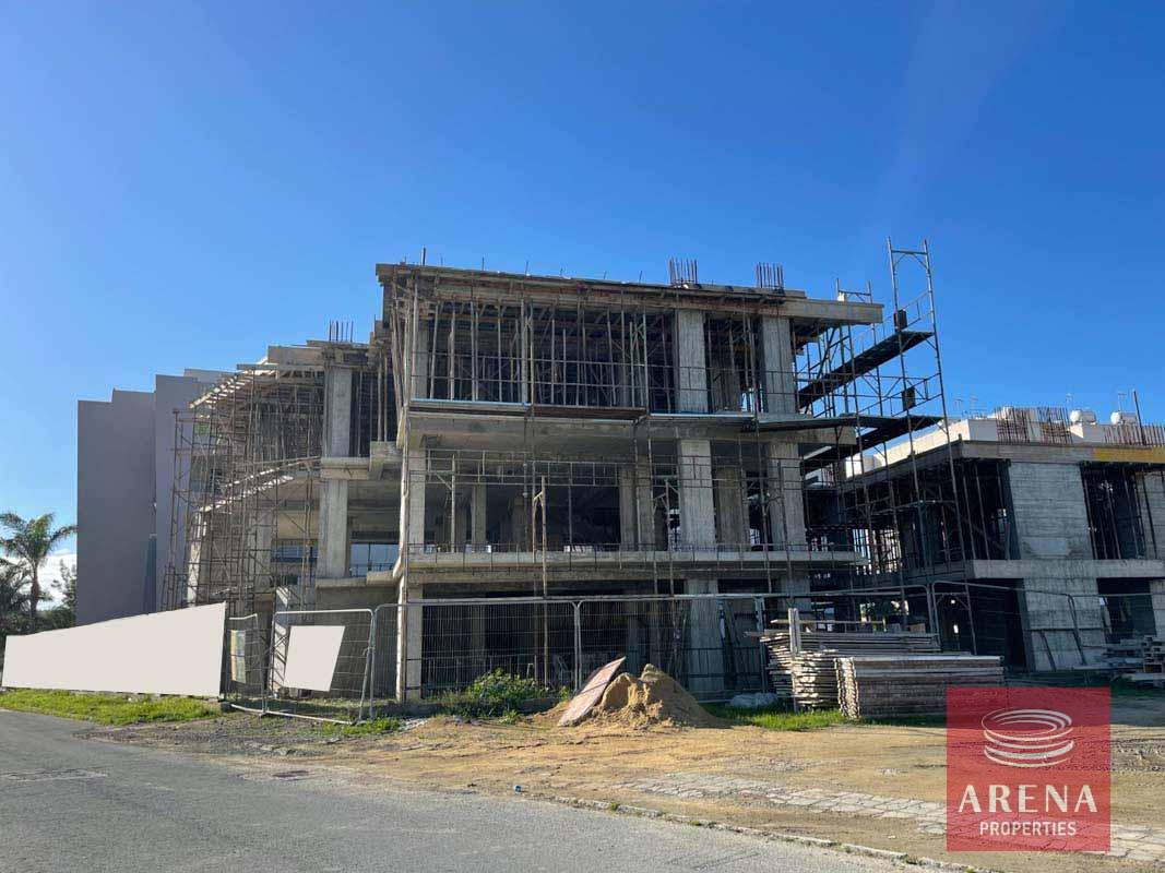 2-Apartment-behind-blue-radison-5580-1