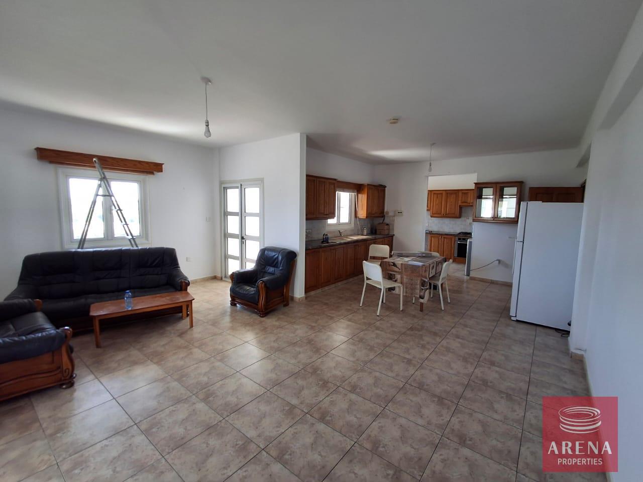 2-BUNGALOW-IN-OROKLINI-8638