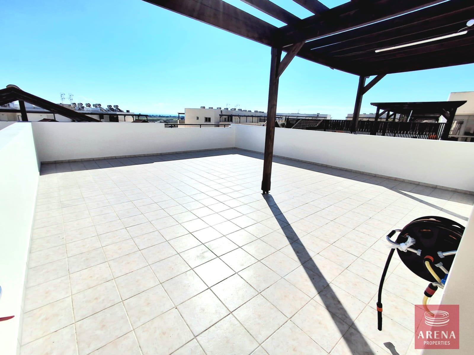 2-PENTHOUSE-IN-TERSEFANOU-8840