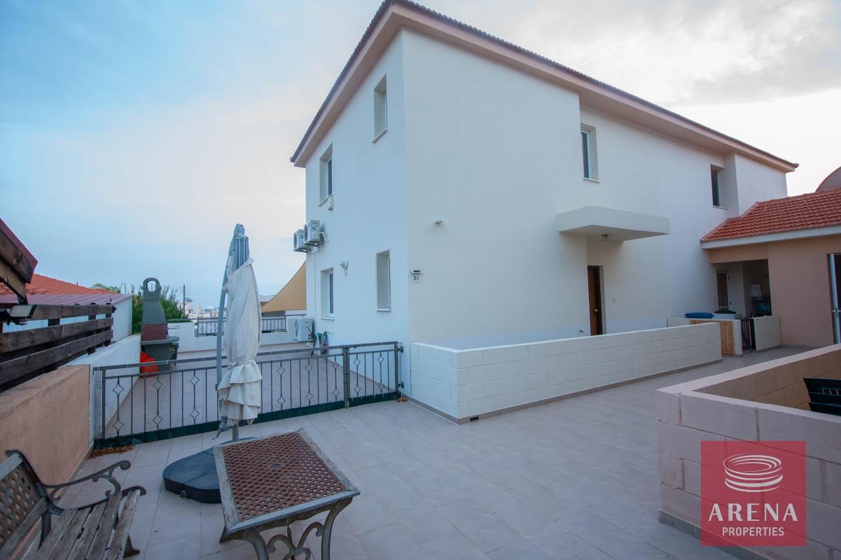 2-Townhouse-in-Oroklini-5773-1