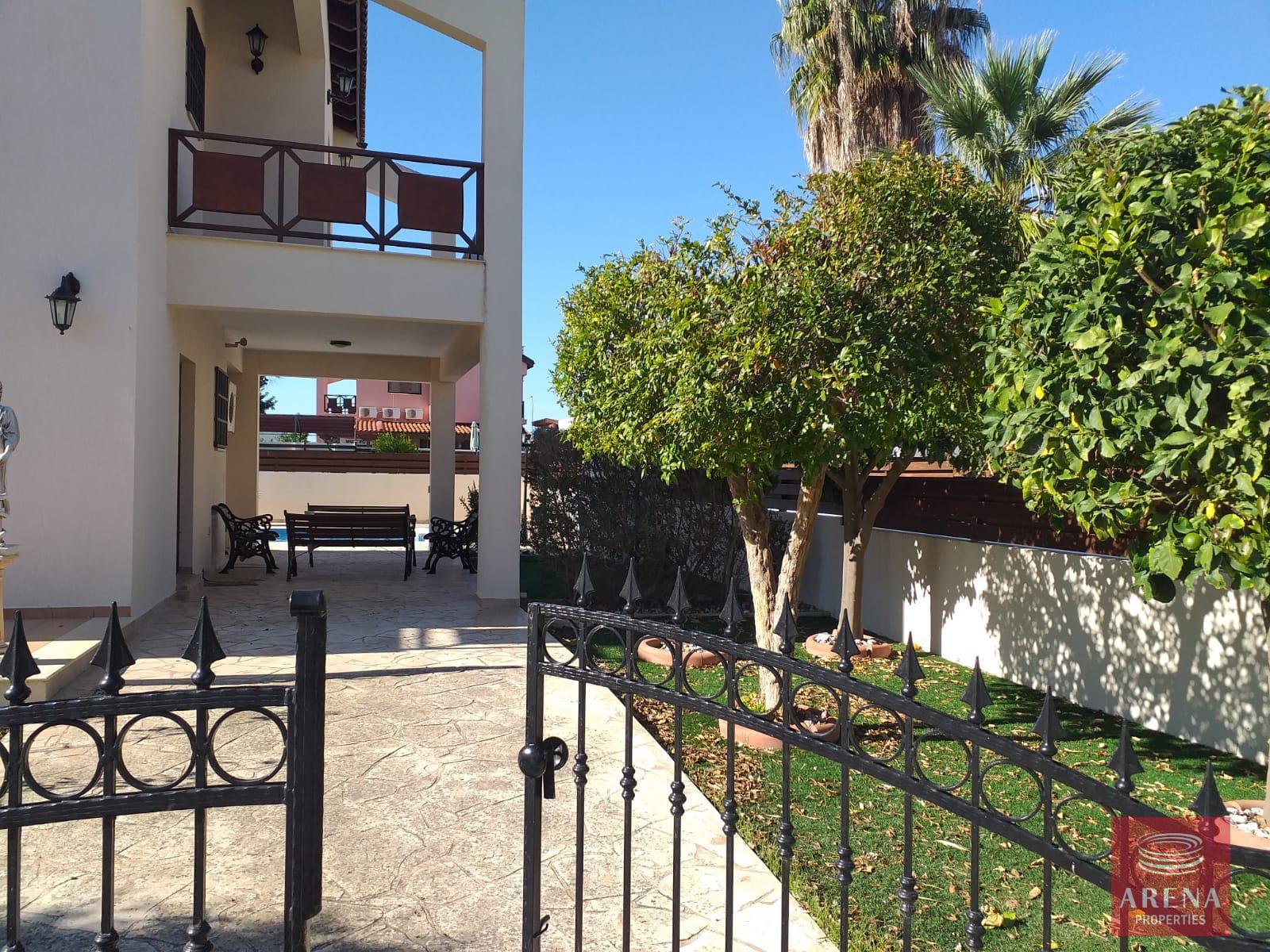 2-VILLA-IN-DEKELIA-7711