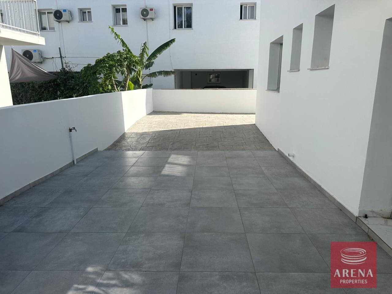 2-ground-floor-apts-in-livadia-6937