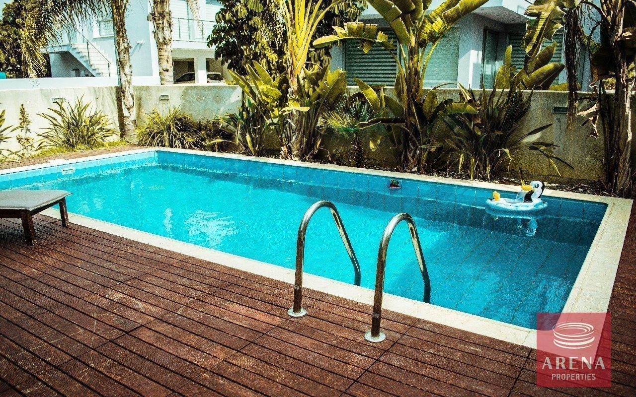 2-villa-in-Dekelia-3910