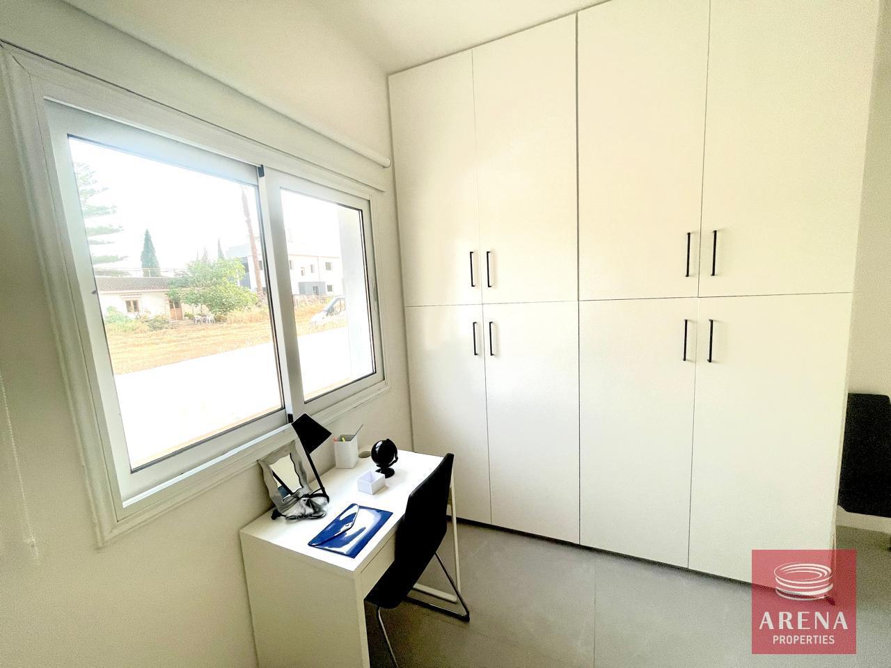 20-2-BED-APT-LIVADIA-8048-1