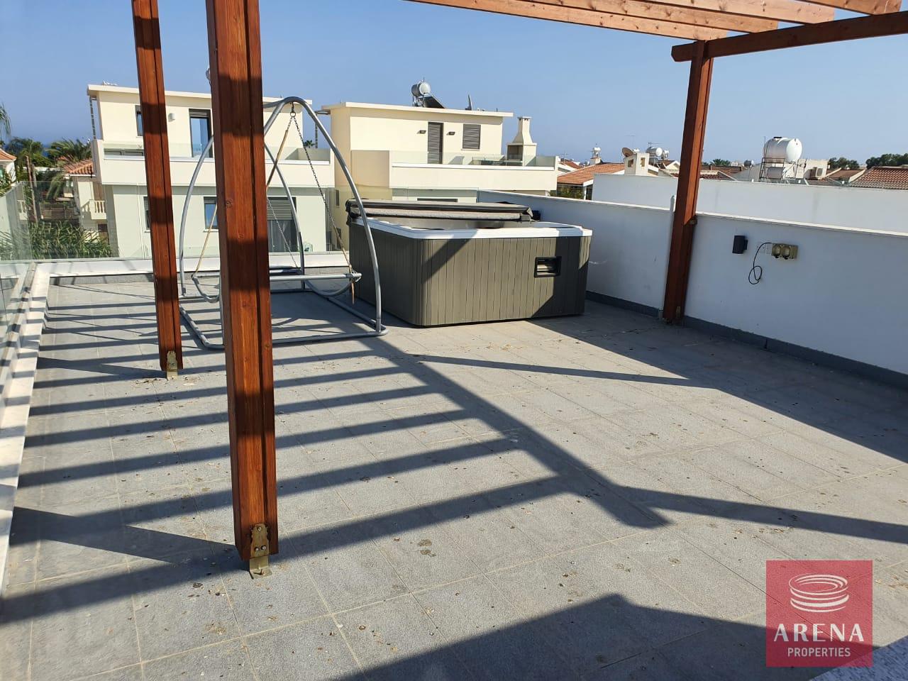 20-3-BED-VILLA-DEKELIA-7727