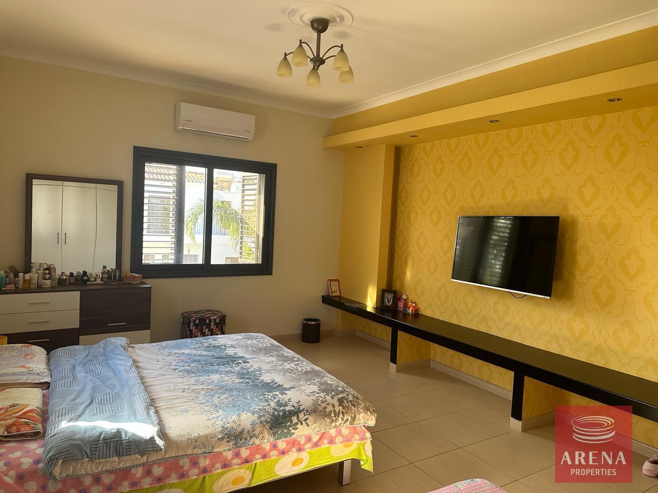 20-3-bed-villa-inFrenaros-7948-1