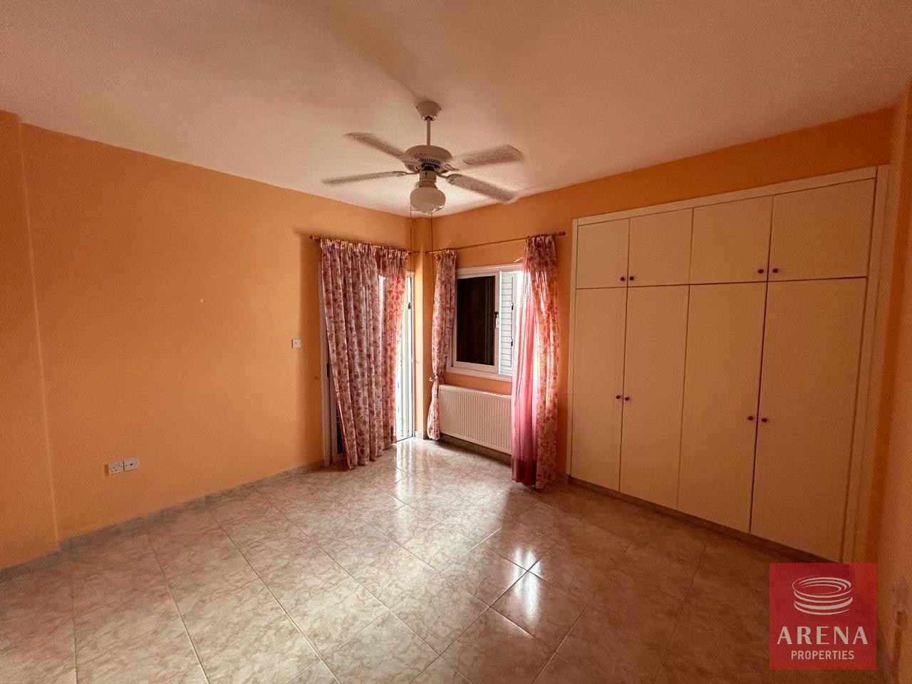 20-4-BED-VILLA-IN-ARADIPPOU-8641