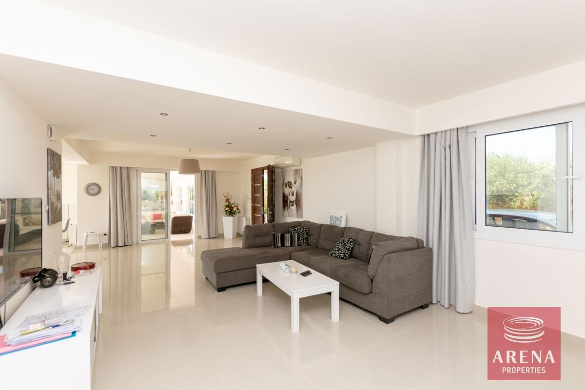 20-4-Bed-villa-in-Protaras-6036-1