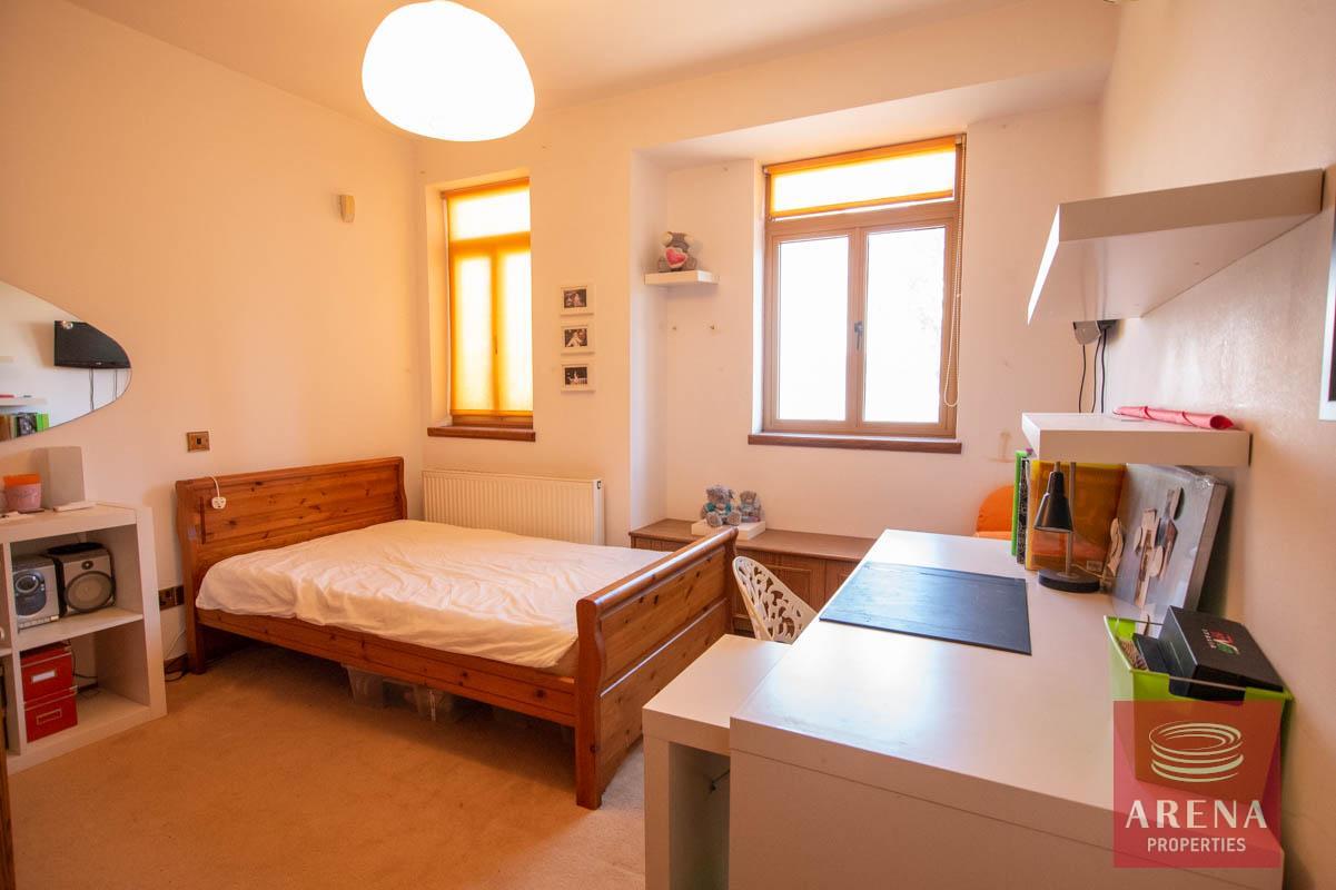 20-4-bed-villa-in-Aradippou-6040-1