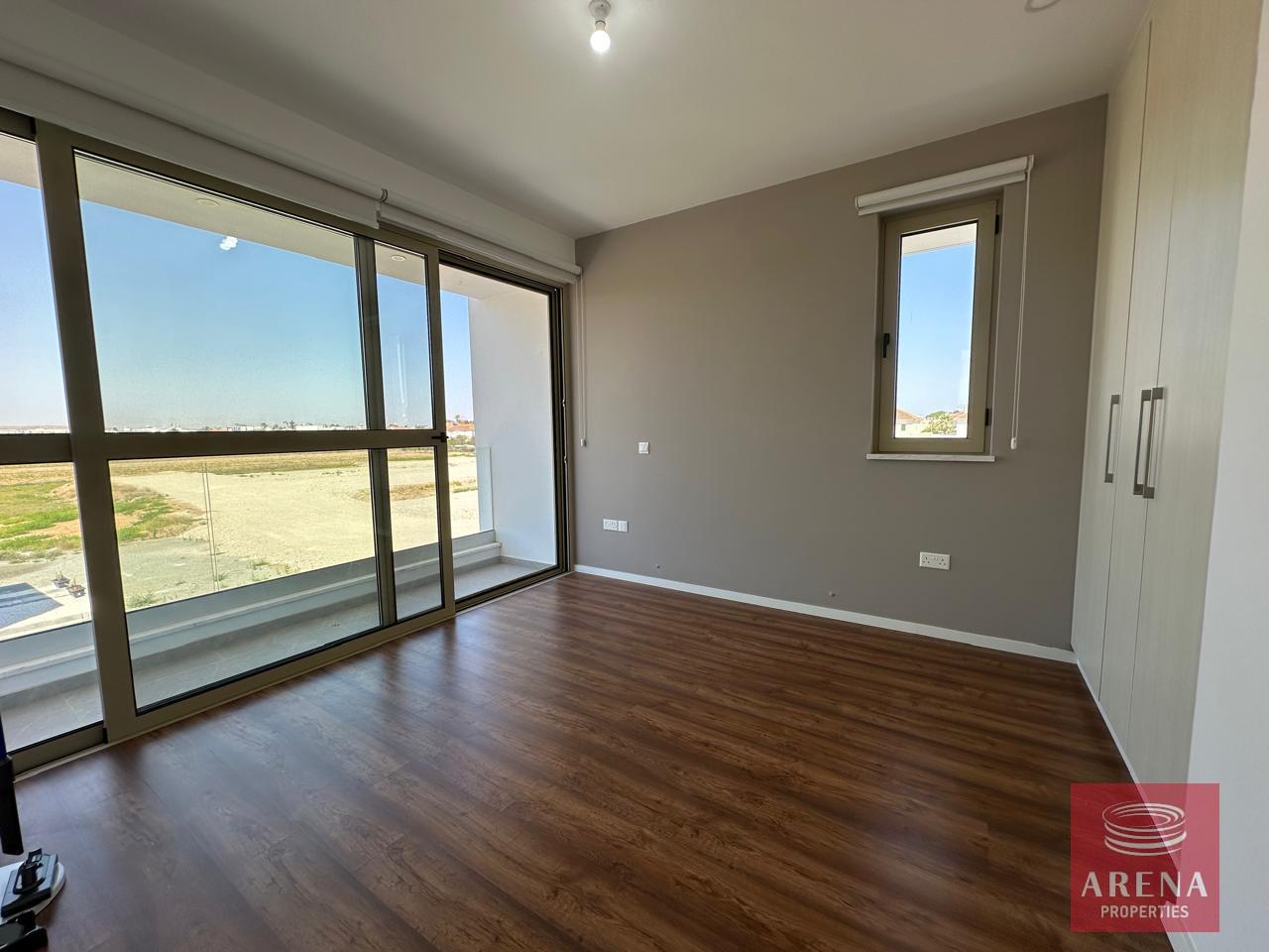 20-4-bed-villa-livadia-8384