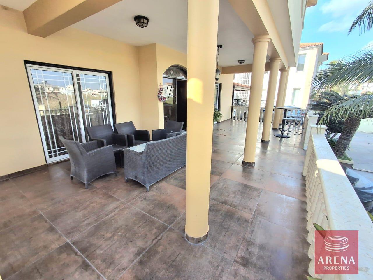 20-5-BED-VILLA-LIVADIA-9182