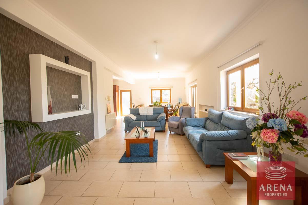 20-5-BED-villa-in-derynia-5777-5
