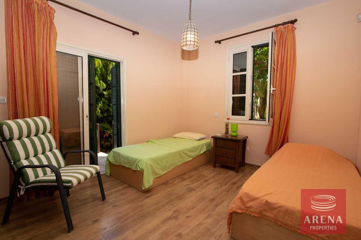 20-5-bed-villa-in-Paralimni-6482