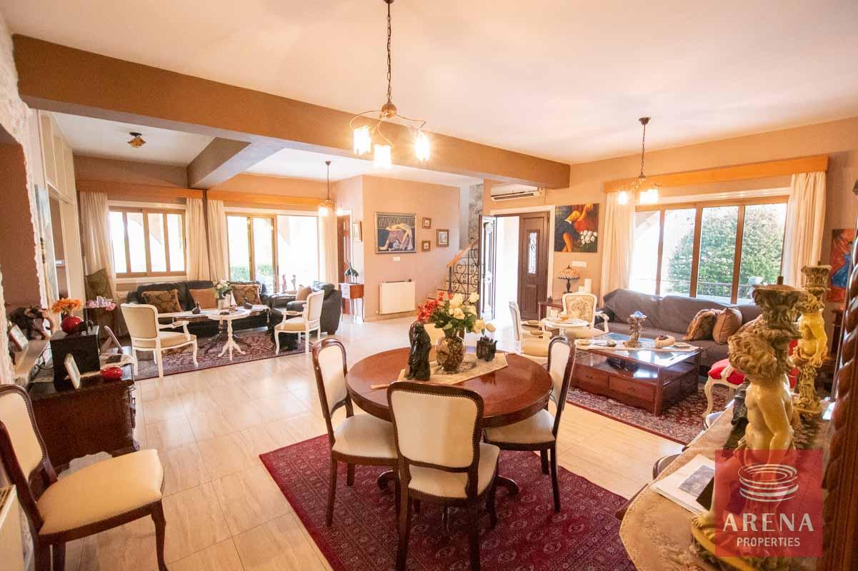 20-5-bed-villa-in-Pervolia-6045-1