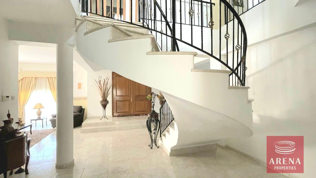 20-VILLA-IN-ANAFOTIDA-9094