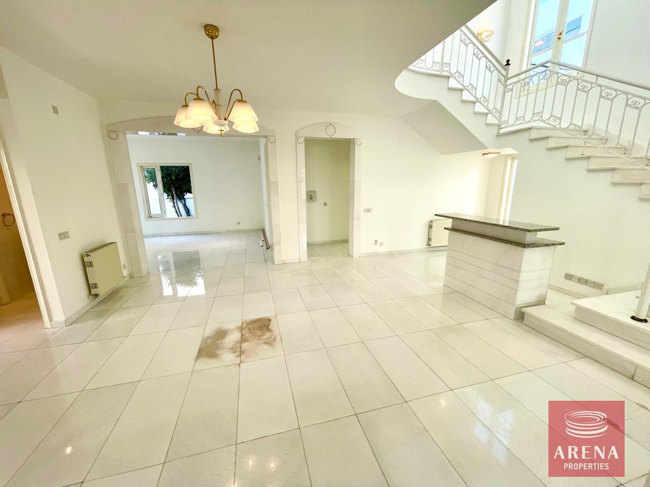 20-VILLA-IN-STROVOLOS-8730