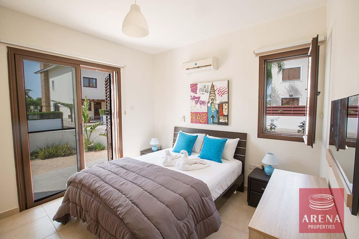 20-Villa-with-pool-in-Ayia-Thekla-6241