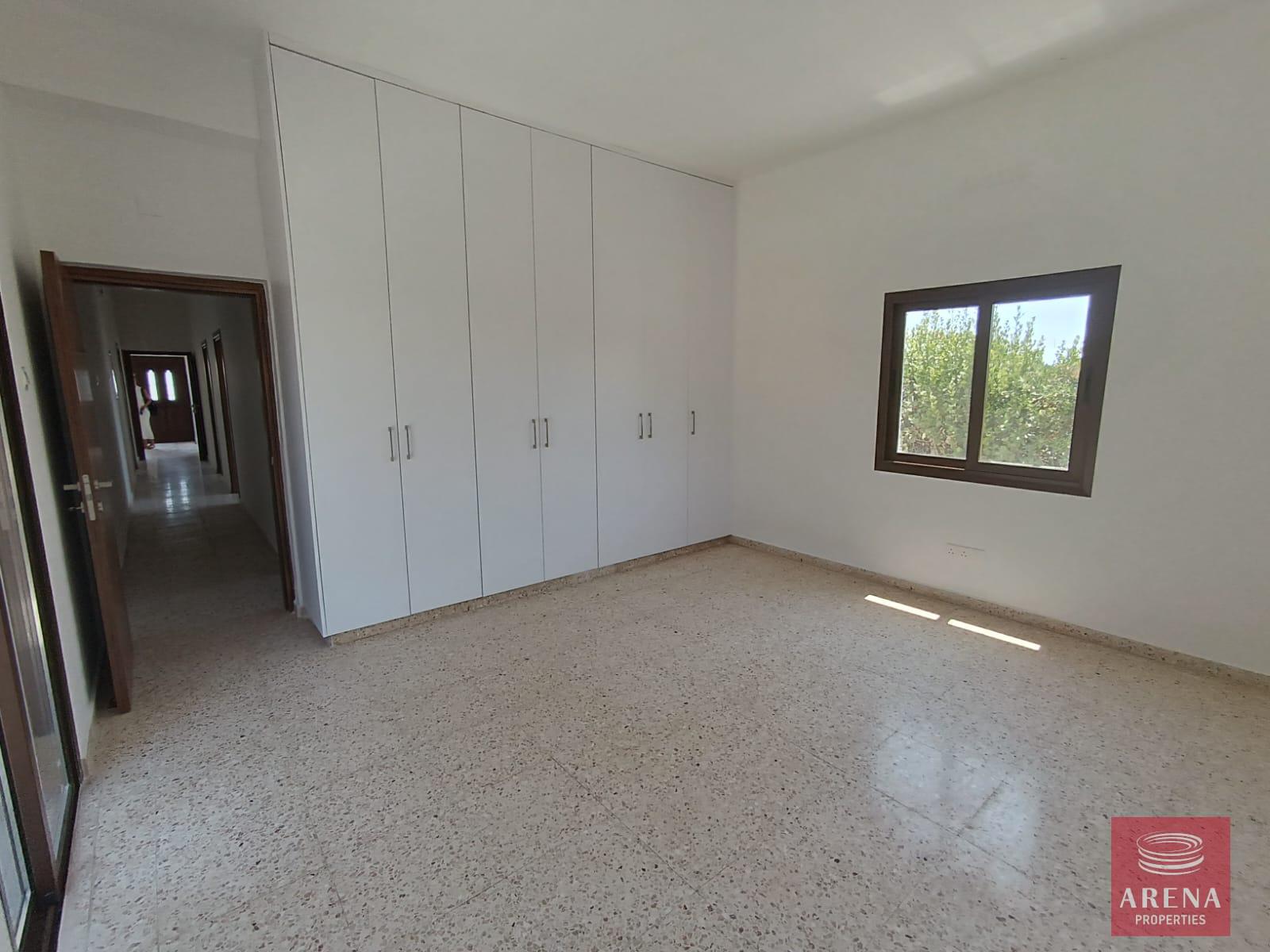 20-houses-in-pervolia-8297