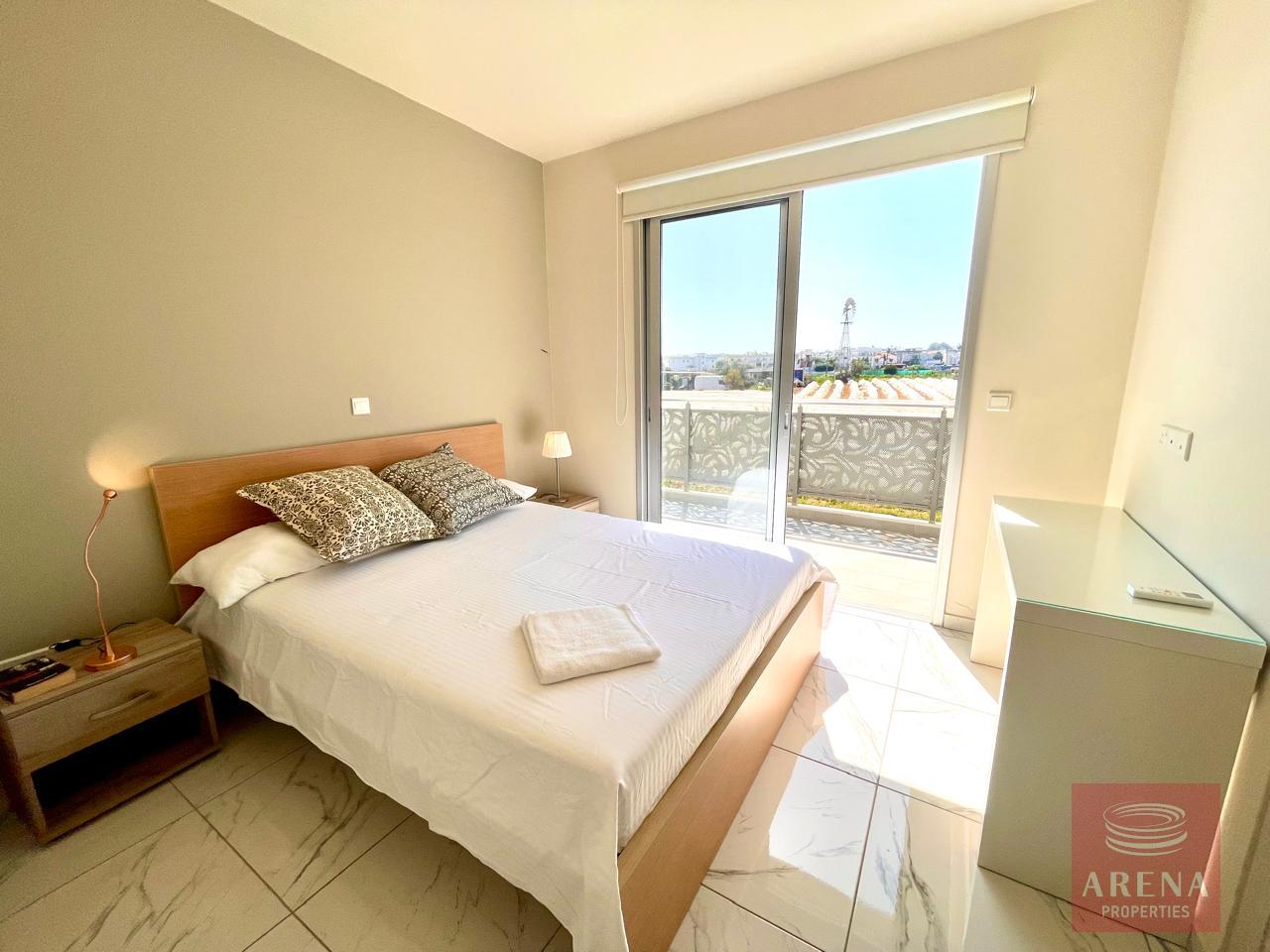 21-2-BED-APT-kapparis-9347-2