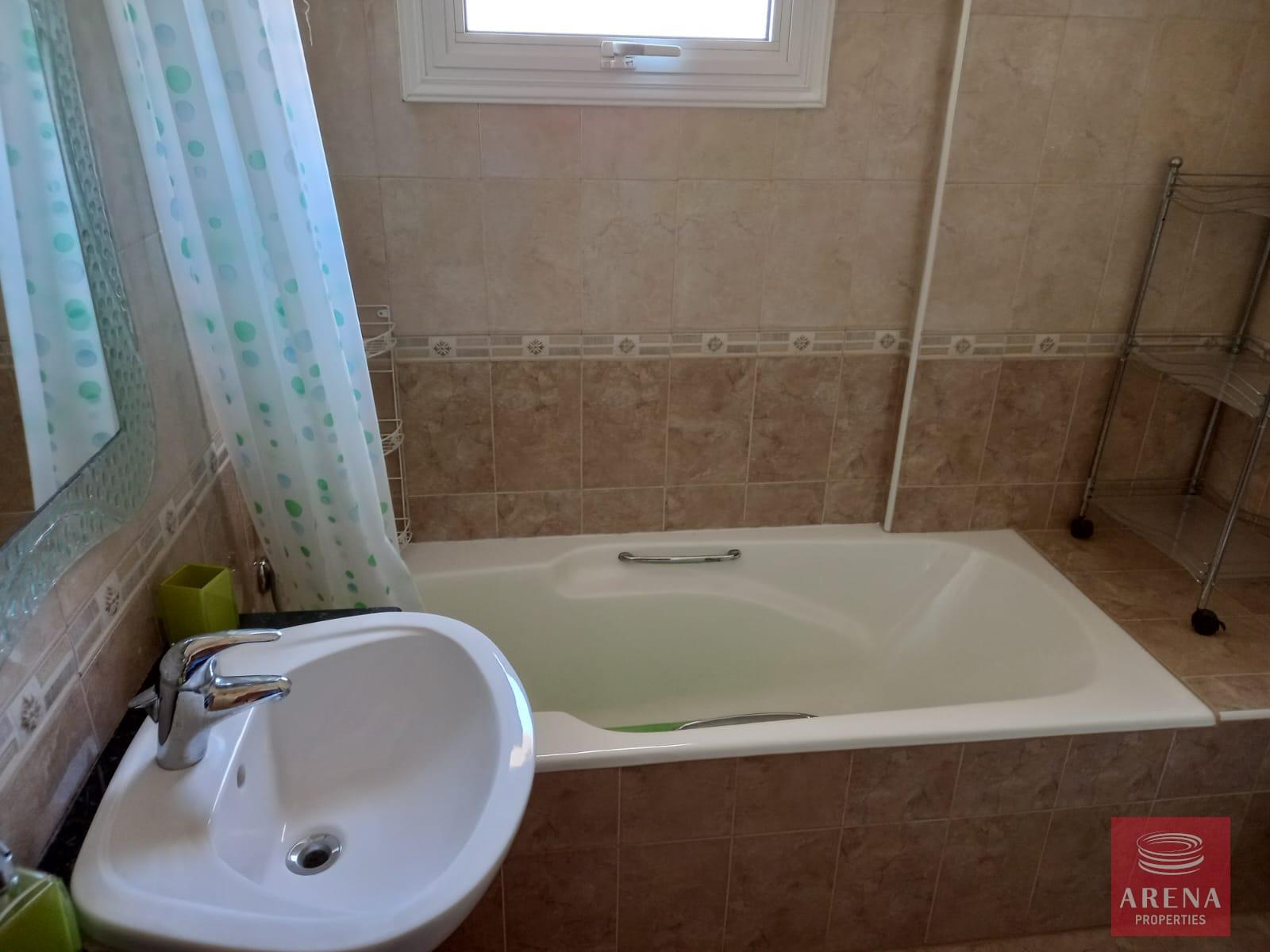 21-3-BED-VILLA-FOR-RENT-FRENAROS-8606