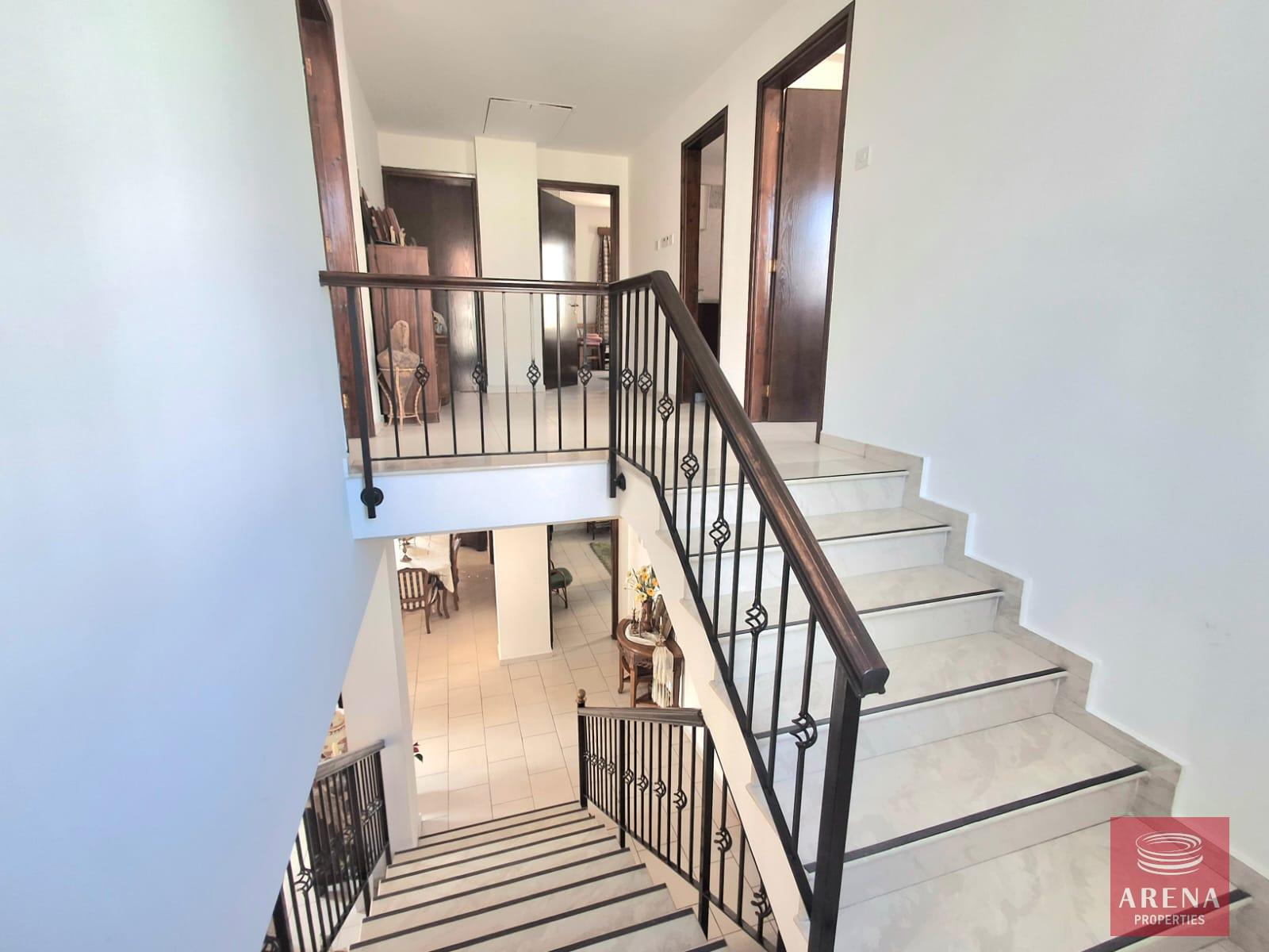 21-5-BED-VILLA-KRASAS-9152