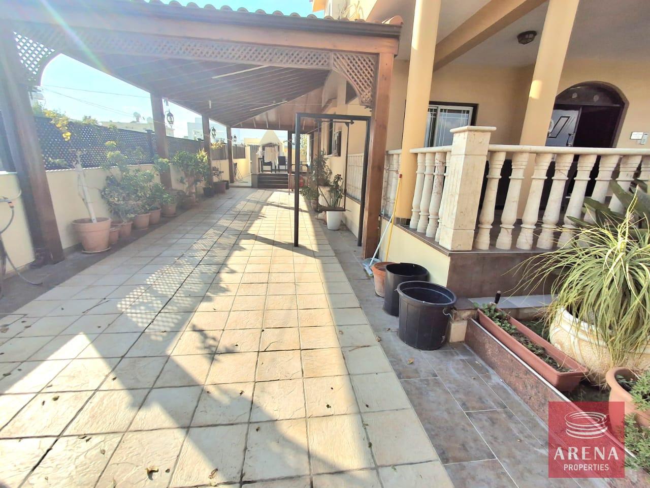 21-5-BED-VILLA-LIVADIA-9182