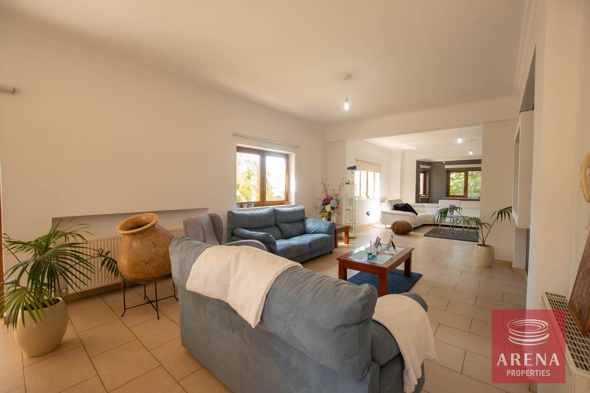 21-5-BED-villa-in-derynia-5777-5