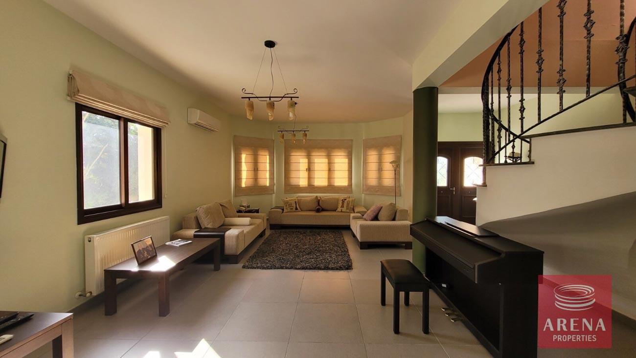 21-5-Bed-villa-in-Paralimni-5841-1