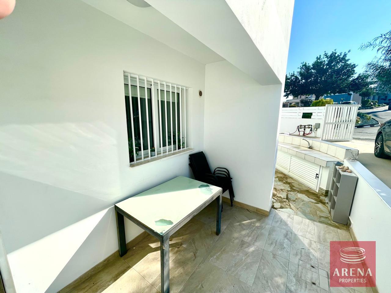 21-APT-IN-PROTARAS-9256