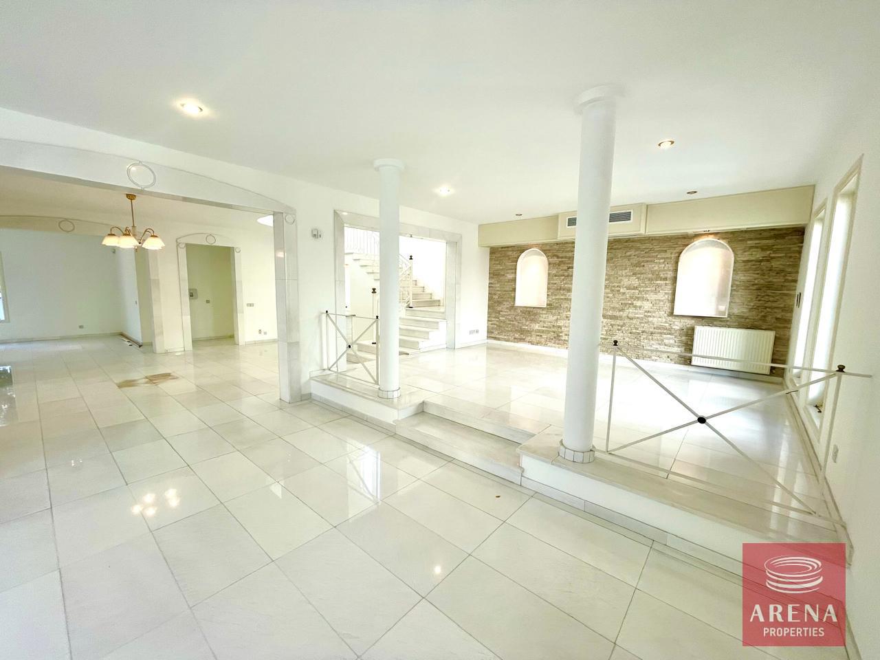 21-VILLA-IN-STROVOLOS-8730