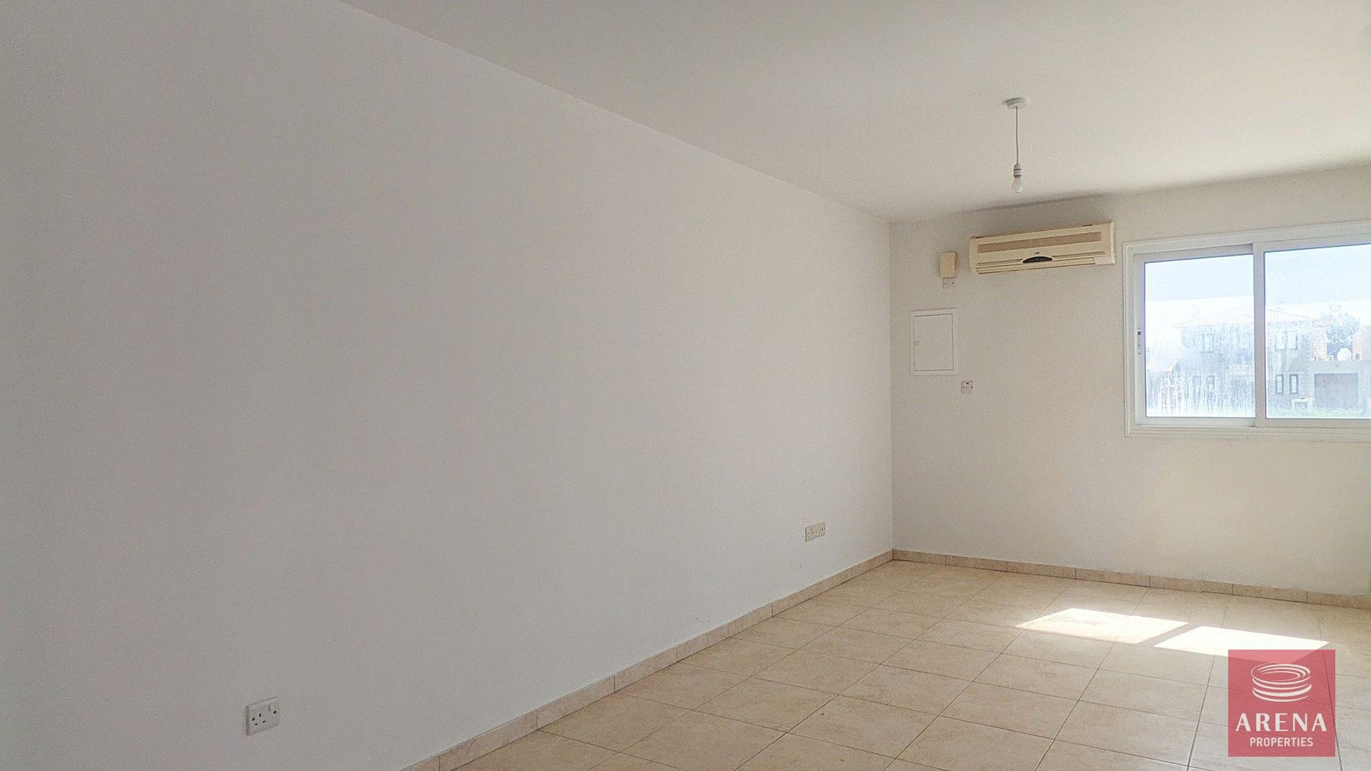 21-building-in-kiti-8178