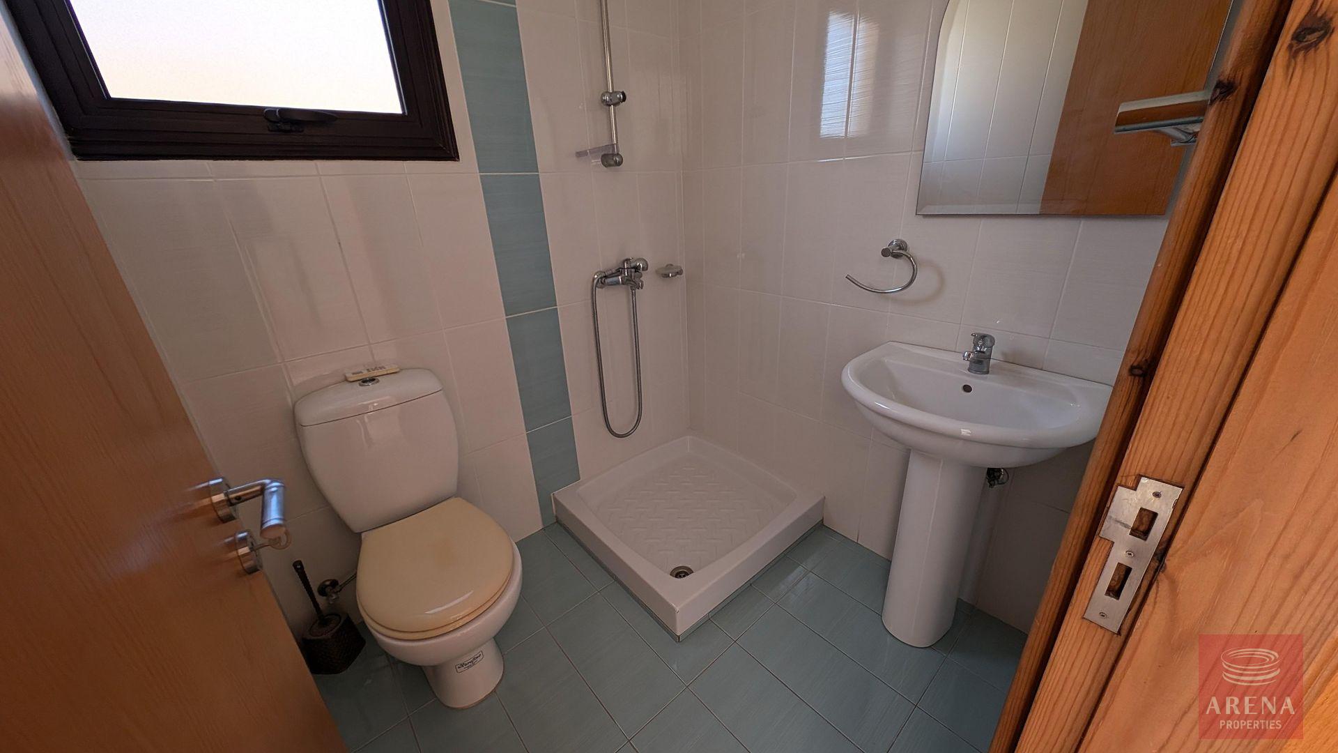 22-3-bed-villa-dromolaxia-9317