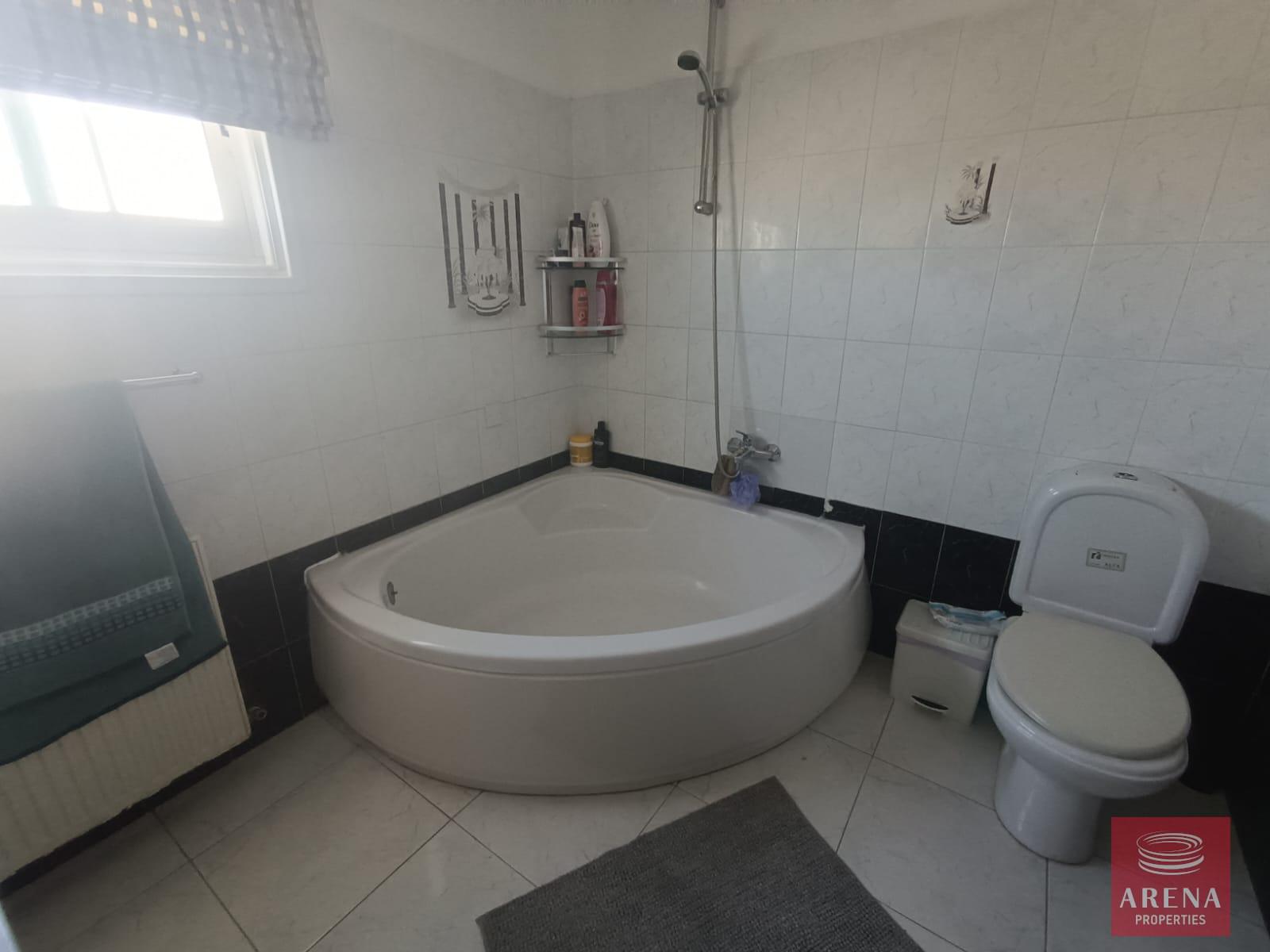 22-4-BED-HOUSE-IN-LARNACA-8013-4