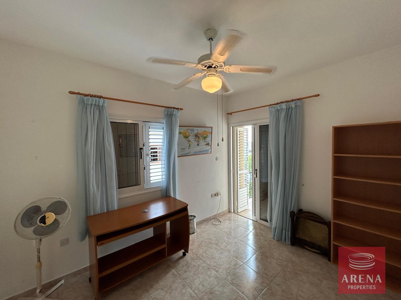 22-4-BED-VILLA-IN-ARADIPPOU-8641