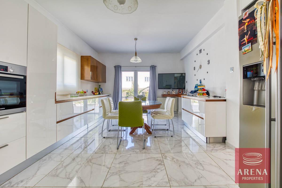 22-4-BED-VILLA-IN-PARALIMNI-6092-2