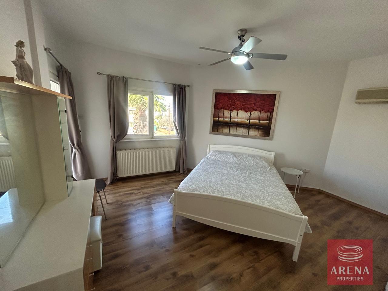 22-5-BED-VILLA-IN-LARNACA-8878