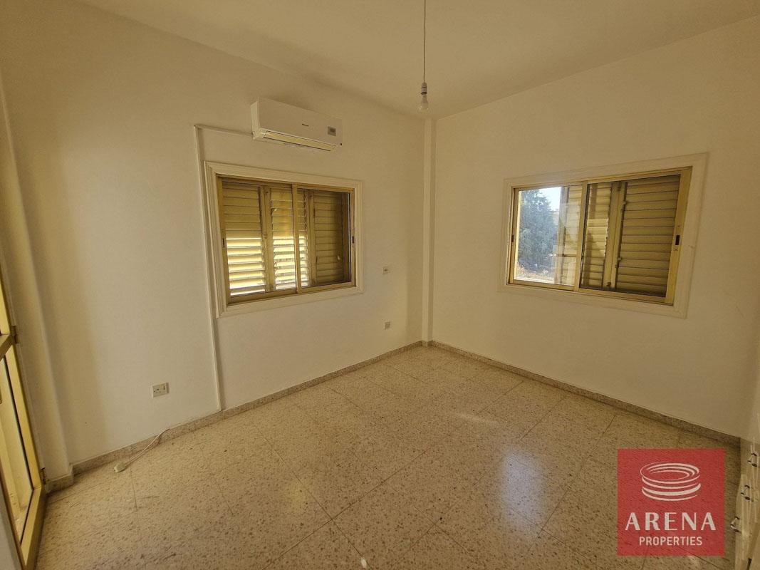 22-house-in-paralimni-8403