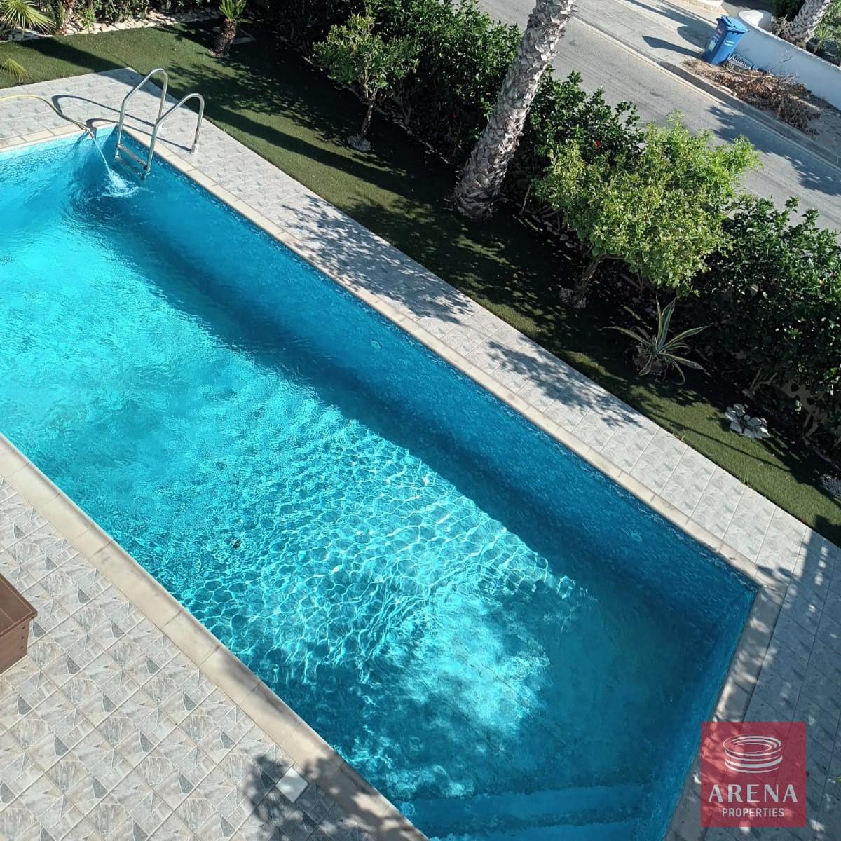 23-3-BED-VILLA-IN-PERVOLIA-8419