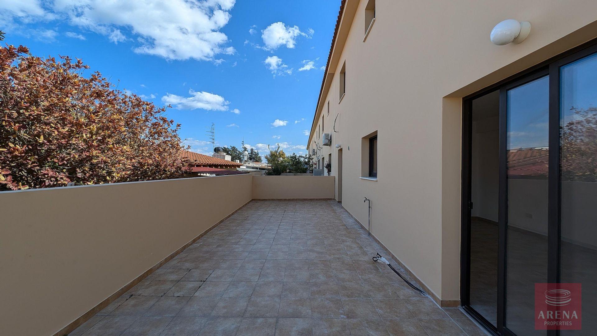 23-3-bed-villa-dromolaxia-9317