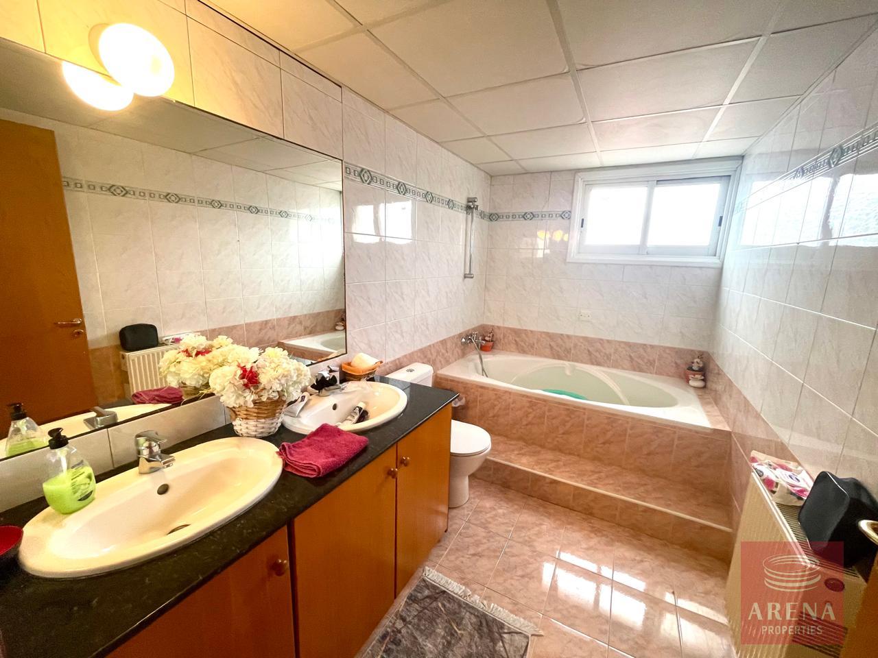 23-4-BED-VILLA-ARADIPPOU-9443