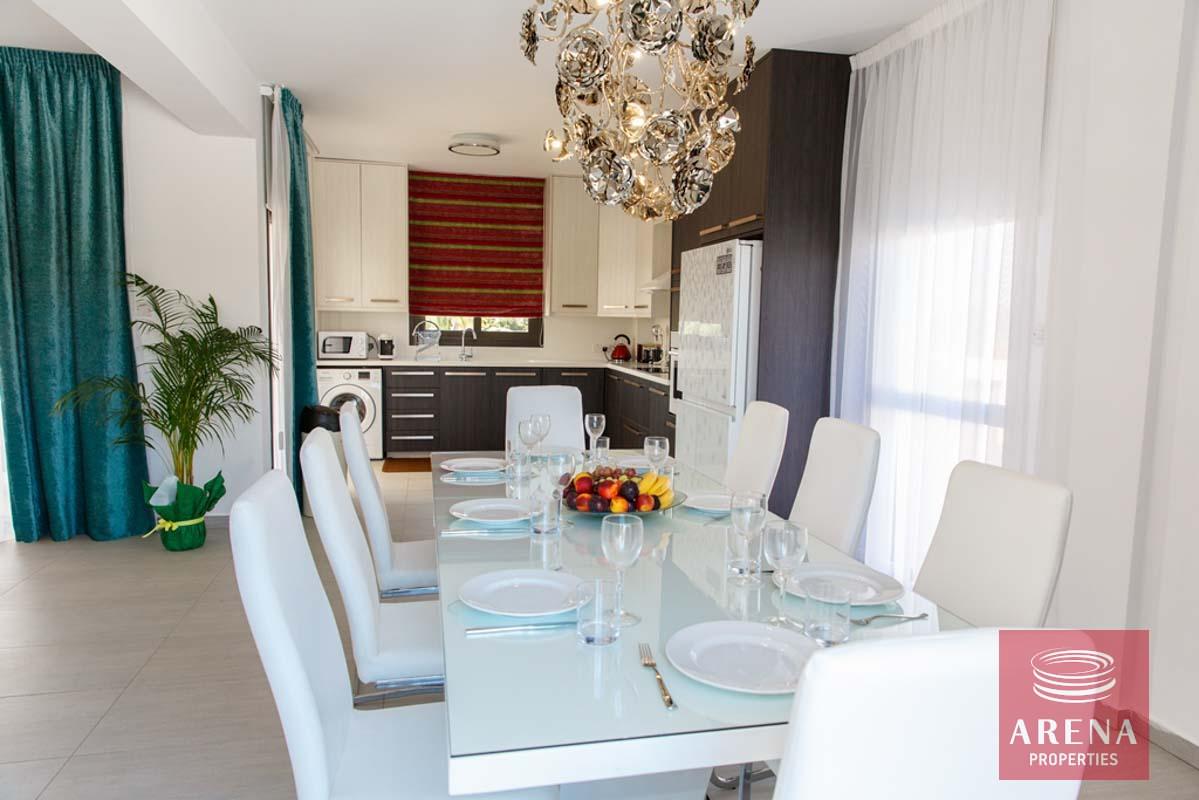 23-4-BED-VILLA-IN-CAPE-GRECO-FOR-SALE-6288