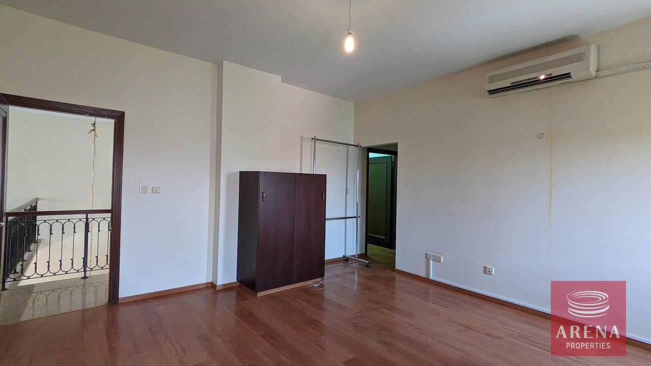 23-4-BED-VILLA-IN-OROKLINI-7481