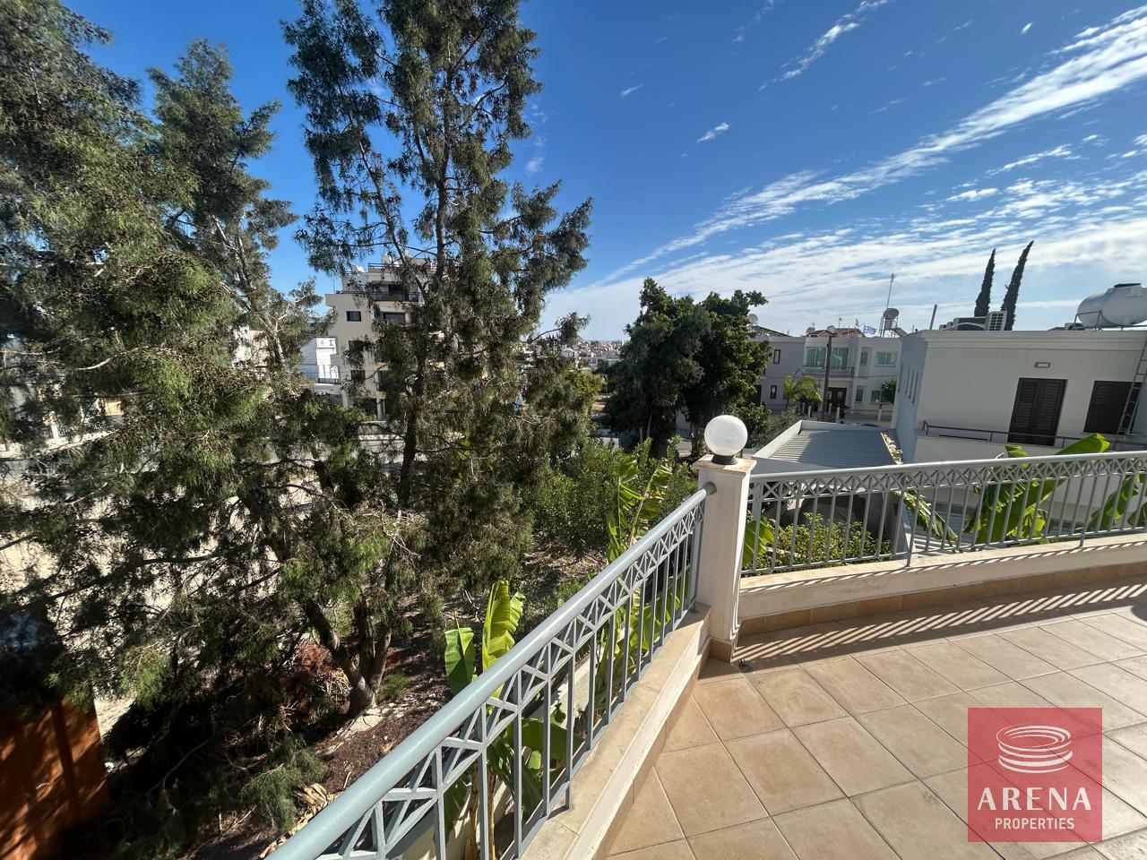 23-5-BED-VILLA-IN-LARNACA-8878