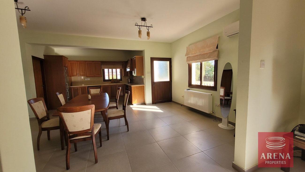 23-5-Bed-villa-in-Paralimni-5841-1