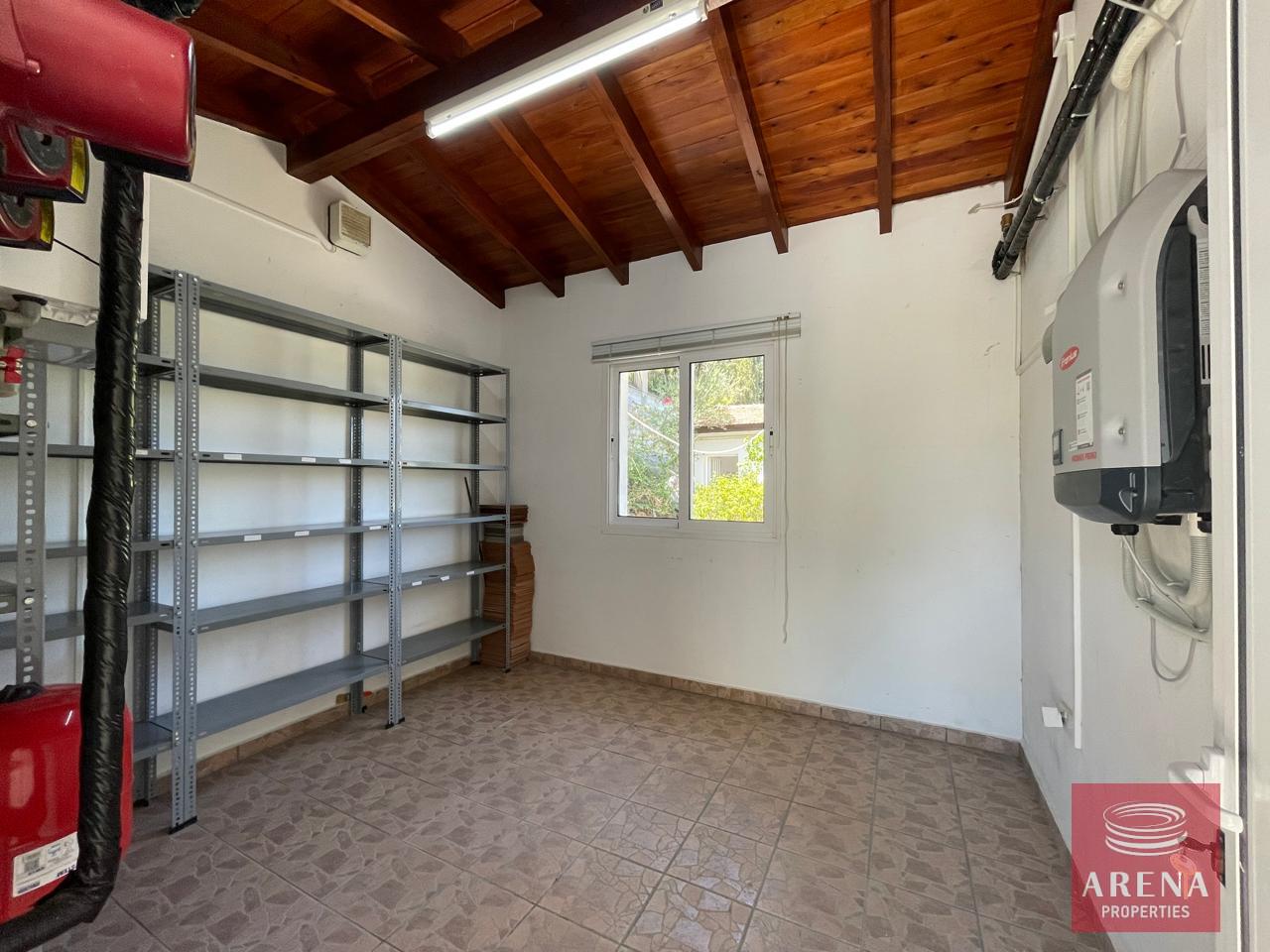 23-house-in-mosfiloti-8400