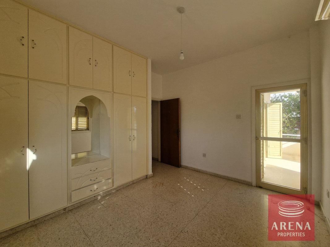23-house-in-paralimni-8403