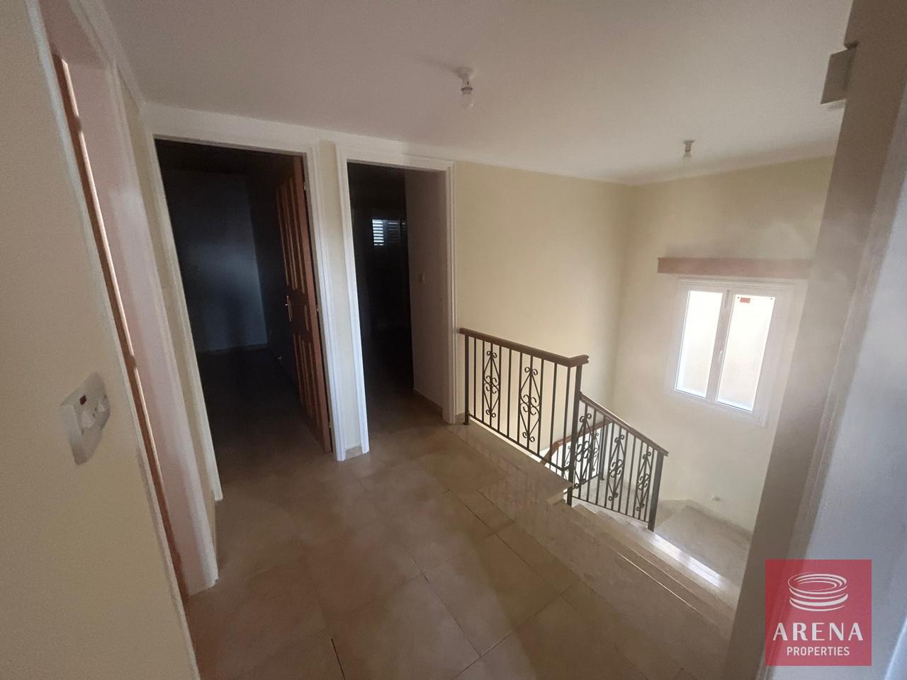 24-3-BED-HOUSE-IN-KRASA-7678