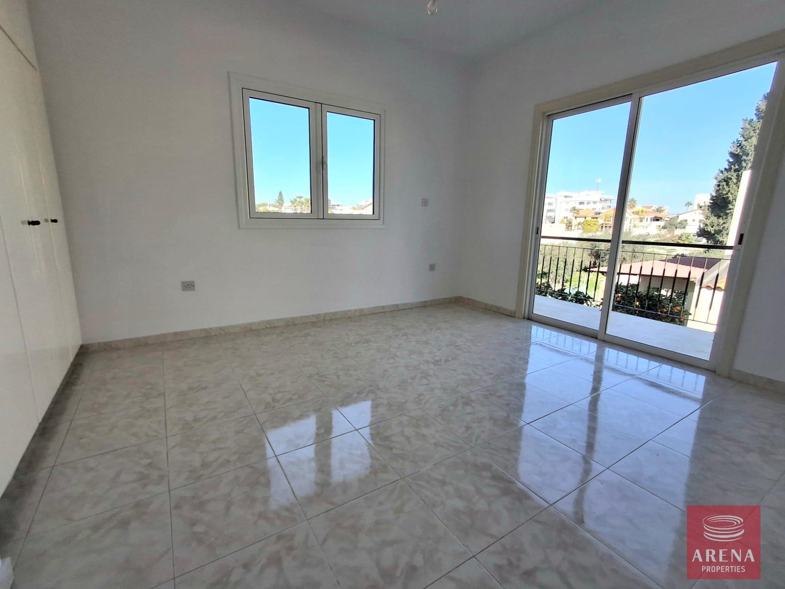 24-3-BED-VILLA-ARADIPPOU-9115