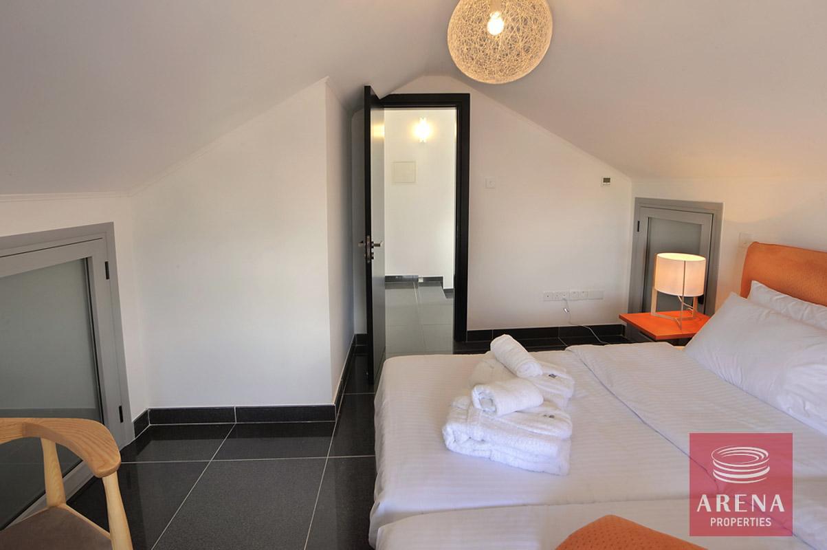 24-3-bed-villa-in-pervolia-5644-1